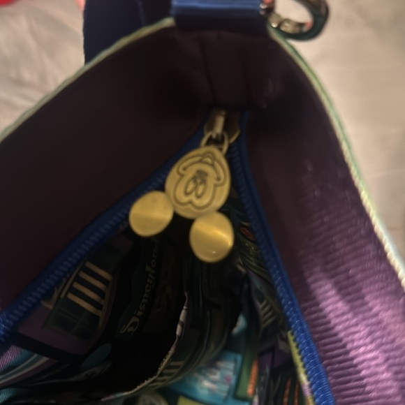 Harveys Disneyland Shag Main Street Tote - Picture 4 of 4